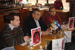 De izquierda a derecha, David S�nchez, Gerardo Correas y Luis Rodrigo durante la presentaci�n del curso