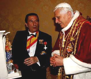 Francisco V�zquez recibe la m�s alta distinci�n del Vaticano