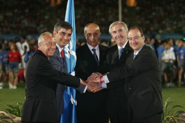 En el centro, Amar Addadi, presidente del CIJM. A la derecha, el presidente del COJMA y el alcalde de Almer�a y a la izquierda de la imagen, sus hom�logos de Pescara