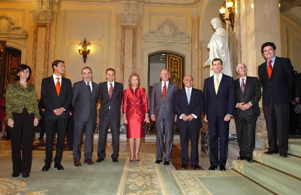 En la foto, de izquierda a derecha, la presidenta del Tribunal Constitucional, Mar�a Emilia Casas; el ministro de Justicia, Juan Fernando L�pez Aguilar; el ministro de Interior, Jos� Antonio Alonso; el presidente del Gobierno, Jos� Luis Rodr�guez Zapatero; el presidente del CGPJ, Francisco Jos� Hernando; y junto a Don Felipe, los presidentes de las Comunidades Aut�nomas de Castilla-La Mancha, Jos� Mar�a Barreda, y de Baleares, Jaume Matas.