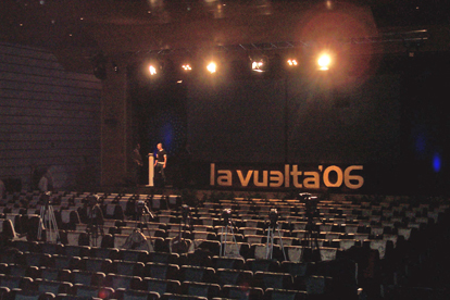 Auditorio Sur de IFEMA. Se ultiman los detalles para la presentaci�n de la Vuelta '06