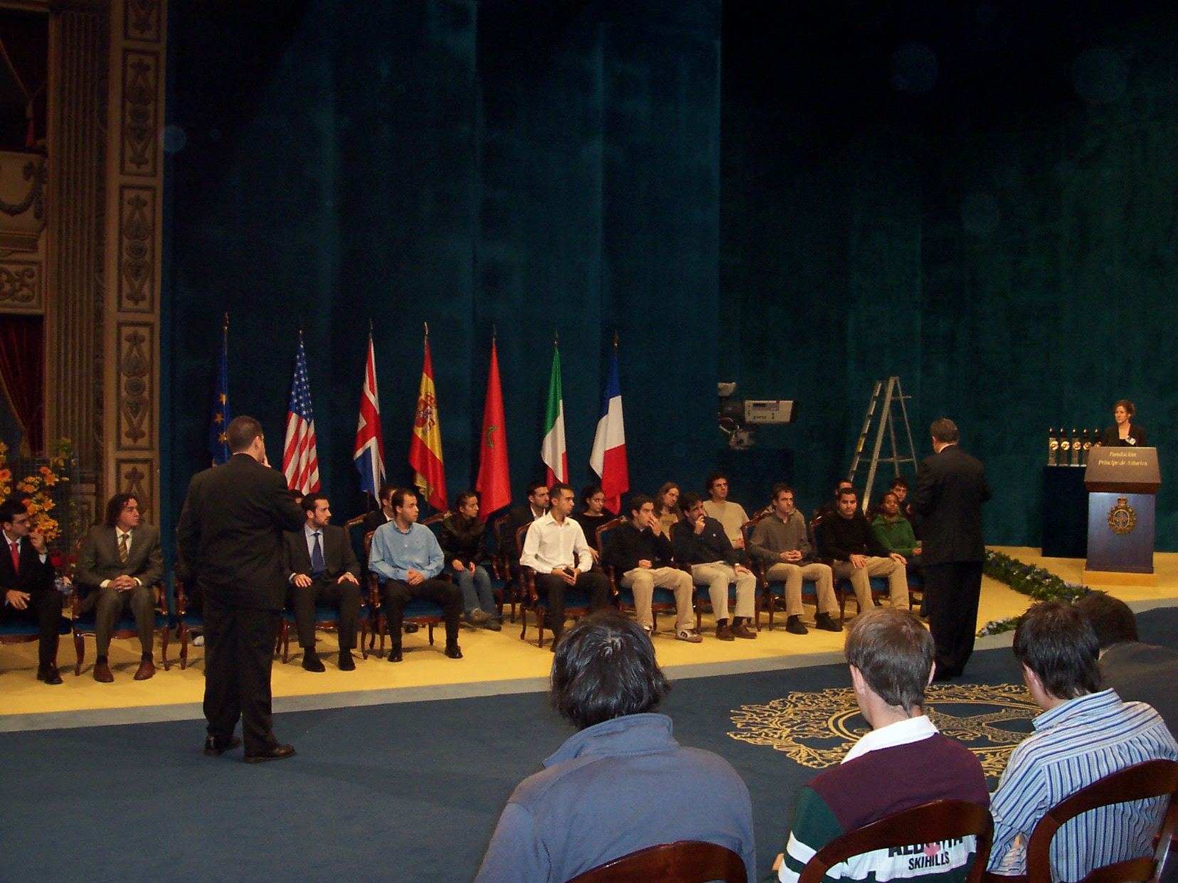 Un momento del ensayo con actores perteneciente a la edici�n de 2004