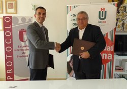 Firma convenio de colaboración EIP y la UDIMA
