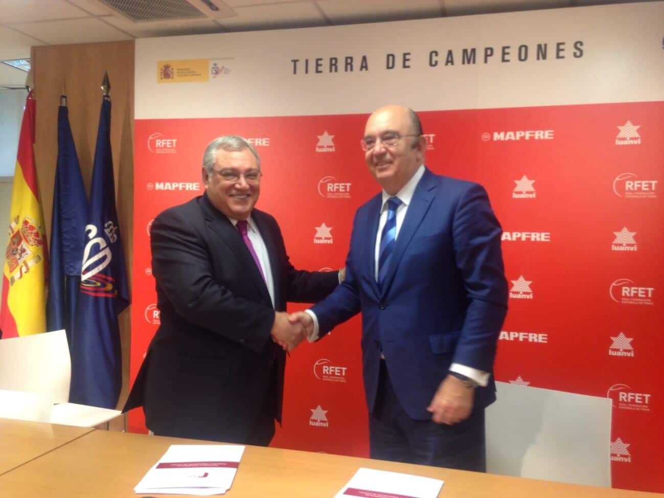 firma del convenio con la real federación española de tenis
